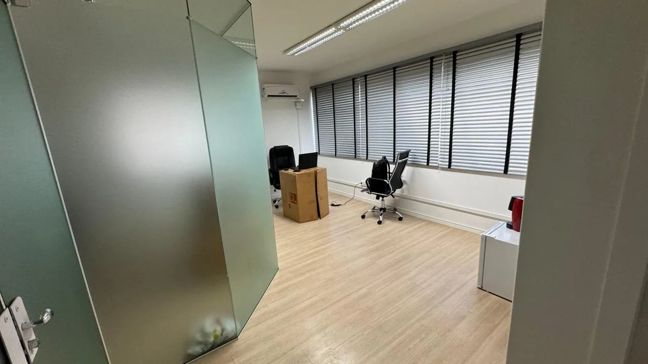 Primeiro escritório da MARK ainda em montagem em 31 de janeiro de 2024