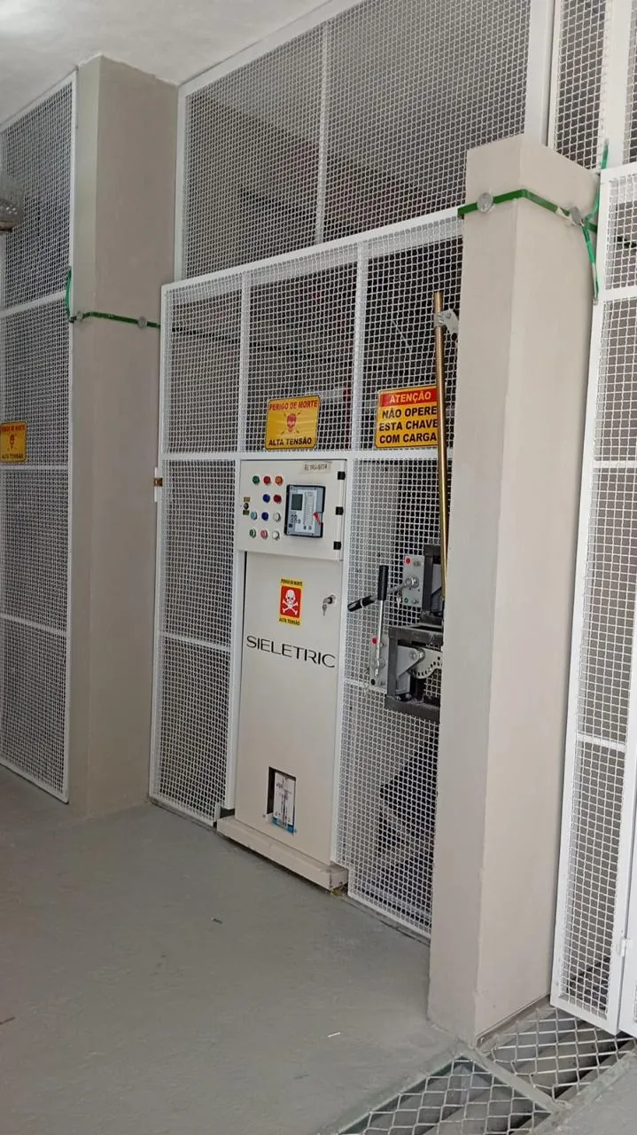 Área protegida do transformador e equipamentos de média tensão