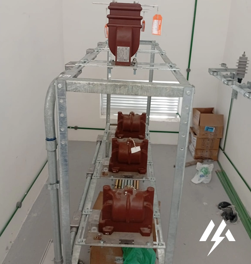 Equipamentos de alimentação e proteção elétrica